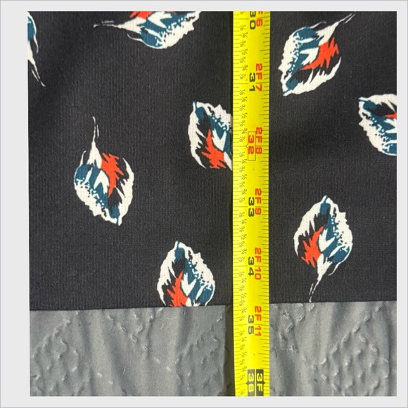 🏷️🪶 NWT Maison & Jules Feather Print Cross Front Dress Size Small - Picture 5 of 6